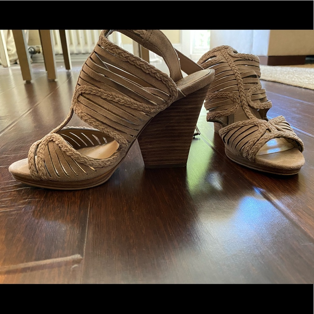 Just like new Vince Camuto size 6.5 heels.